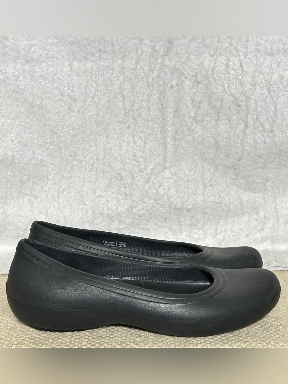 Crocs Womens Black Lightweight Slip Resistant SlipOn Work Ballet Flat Shoes SZ 7